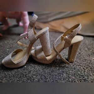 Gold Michael kors platform heels